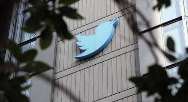 Twitter, ofisindeki eşyaları açık artırmayla satıyor