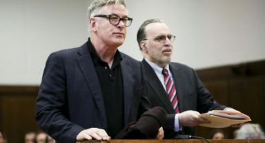 ABD'li aktör Alec Baldwin 'kasıtsız adam öldürmek'ten suçlandı