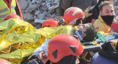 Adıyaman'da 152. saatte 8 yaşındaki Ahmet kurtarıldı