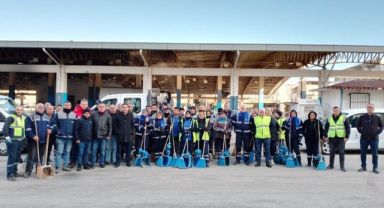 Bornova’da farkındalık yaratan temizlik çalışması