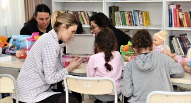 Bornova’dan depremzedelere psikolojik destek