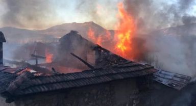 Boş ev alev alev yandı