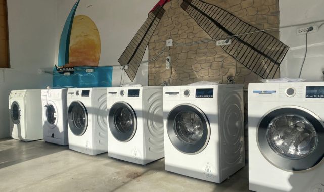 Çeşme’de depremzedelere çamaşırhane hizmeti