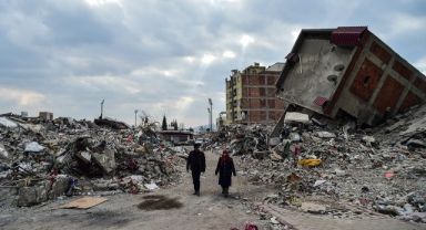 Depremde yıkılan binalarla ilgili soruşturmalarda 203 şüpheli tutuklandı