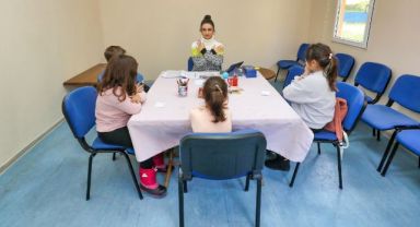 Depremden korkan Gaziemirli çocuklara özel terapi