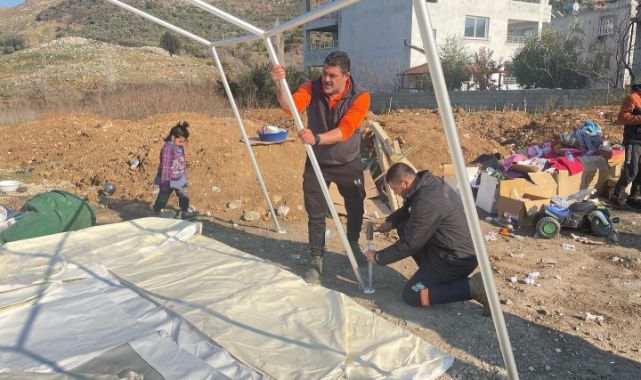 Foça Belediyesi afet bölgesinde çalışmalara devam ediyor