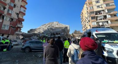 Gaziemir Belediyesi'nin sağlıkçıları depremzedelere şifa oluyor