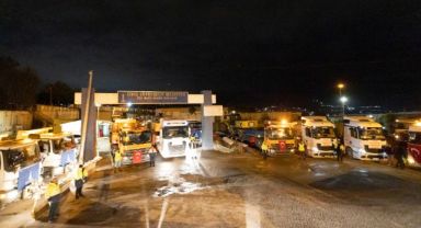 İzmir Büyükşehir Belediyesi’nin iş makineleri yola çıktı