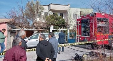 İzmir'de ev yangınında bir kişi öldü