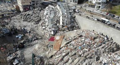İzmir'in üniversitelerinde deprem acısı: 39 vefat