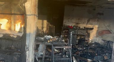 Klimadan çıkan yangın evi küle çevirdi