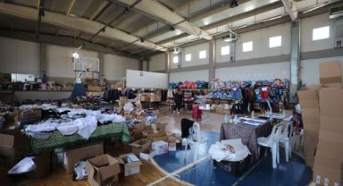 Menderes Belediyesi depremzedelerin yanında