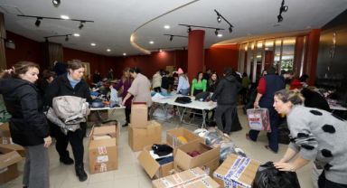 Narlıdere'den deprem bölgesine destek sürüyor