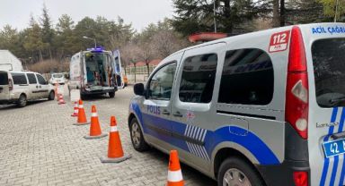 Otomobilin çarptığı 8 aylık hamile kadın hayatını kaybetti