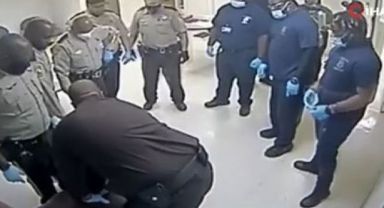 ABD'de siyahi genç gözaltında nefessiz kalarak hayatını kaybetti