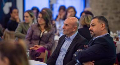 Aslanoğlu ve Soyer kadın meclis üyeleriyle buluştu: Biz kazanacağız, kadınlar kazanacak!