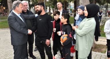 Başkan İduğ, depremzede aileler ile buluştu