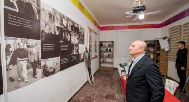 Başkan Soyer usta edebiyatçıyı ölüm yıl dönümünde doğduğu köyde andı