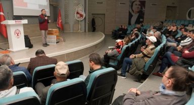 Bornova Belediyesi’nden depremzedelere arıcılık kursuyla terapi