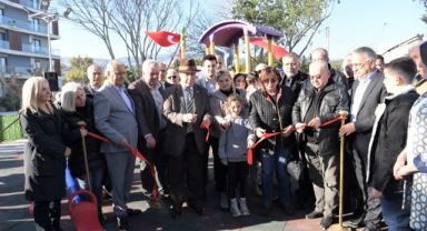 Bornova’da Murat Taşer Parkı açıldı