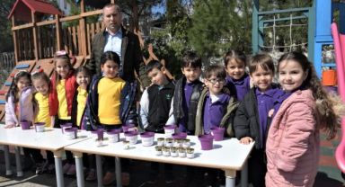 Bornovalı minikler toprağa dokundu
