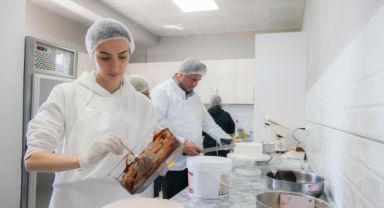 Çeşme’de Meslek Fabrikası hayata geçirildi