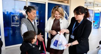 Çocukların beslenme çantalarını Kuşadası Belediyesi dolduruyor