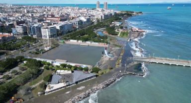 İskenderun'da bu kez deniz taştı!