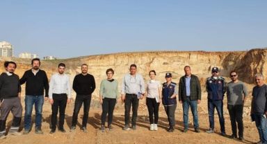 DEÜ ekipleri deprem atıklarının bertarafı için çalışıyor