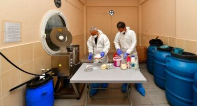 İzmir Büyükşehir Belediyesi can dostlar için mama üretimine başladı