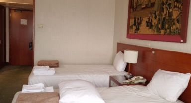 İzmir Büyükşehir Belediyesi eski Hilton Oteli’nin binasını depremzedelere açtı