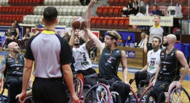 İzmir Büyükşehir Belediyesi finalde