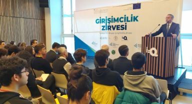 İzmir’de Türkiye'nin ilk “Lise Girişimcilik Zirvesi” gerçekleştirildi	