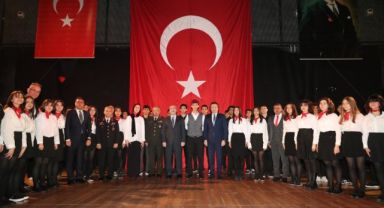 İzmir İl Milli Eğitim Müdürlüğünden İstiklal Marşı'nın Kabulü’nün 102. Yılına özel tören!