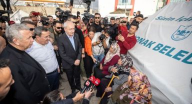 Kılıçdaroğlu Konak Belediyesi’nin çadır kentini ziyaret etti