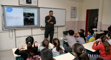 Kuşadası Belediyesi'nden öğrencilere vektörel mücadele eğitimi 