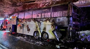 Polisleri taşıyan otobüs Zigana Dağı'nda alev aldı