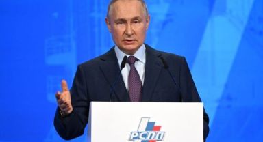 Putin: Belarus'a nükleer silah yerleştireceğiz