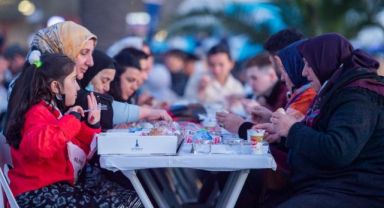 Ramazanın ilk gününde İzmir, Adıyaman, Osmaniye ve Hatay'da iftar sofrası kurulacak