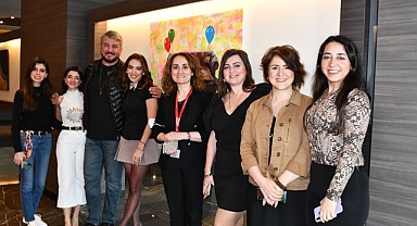 ''Renklere Uyanırken'' Resim sergisi renkleriyle hastalara umut aşılıyor