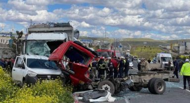 Şanlıurfa'da feci kaza: 2 ölü, 4 yaralı