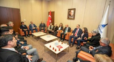 Tunç Soyer İzmir’deki şehit ve gazi derneklerinin temsilcilerini ağırladı