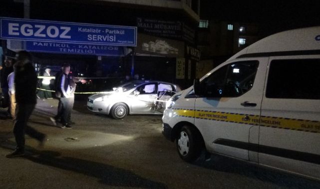 15 yaşındaki sürücü park halindeki tıra çarptı: 1 ölü, 3 yaralı