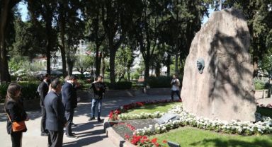 AK Partili İnan’dan, anlamlı günde, Zübeyde Hanım’ın mezarına ziyaret