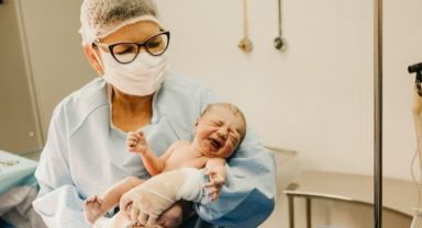 Anne adayları dikkat: Sezeryan doğumda egzama riski!