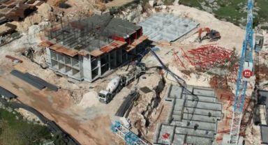 Bakan Kurum: Hatay Altınözü'ndeki afet konutları hızla yükseliyor, bina inşaatında ikinci kat göründü