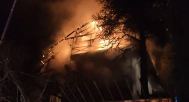 Bartın'da yangın: Ünlü oyuncunun anne babası yangında hayatını kaybetti