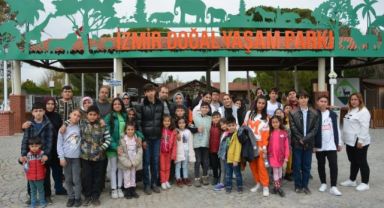 Başkan Tekin, depremzede çocukların yüzünü güldürdü