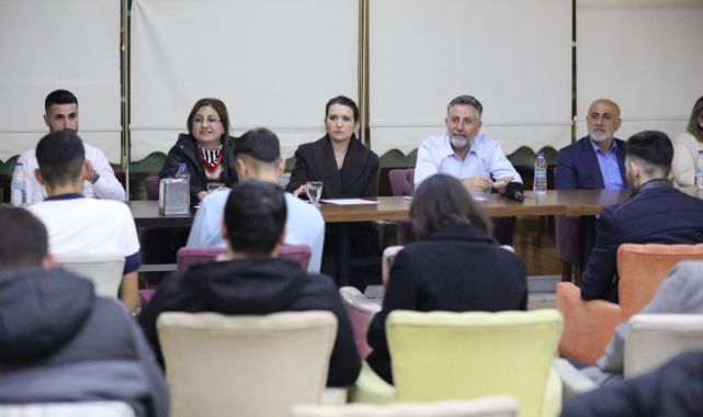 Başkan Sandal'dan 'Kral Çıplak' göndermesi