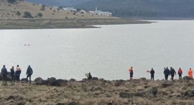 Bolu'da tekne alabora oldu: Kayıp bir kişi aranıyor